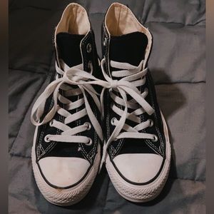 Converse retro black and white like new without tags!! 🖤🖤